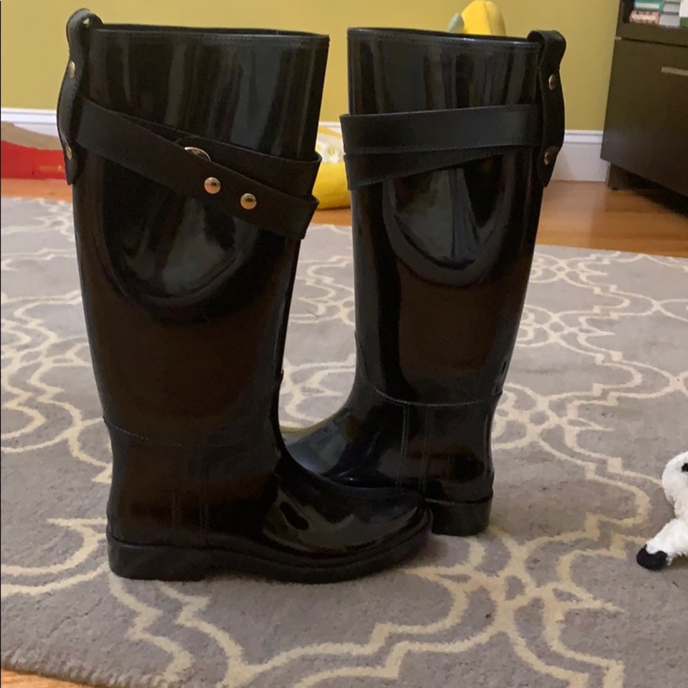 Rain boots tall
